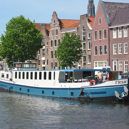 Hotelboat Fleur 2*