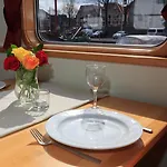 Hotel Hotelboat Fleur 2*