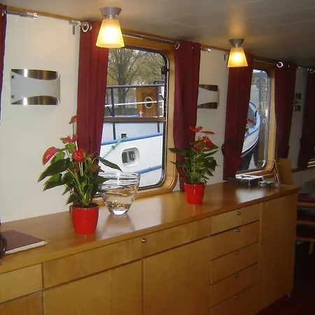 Hotelboat Fleur 2* Amsterdam
