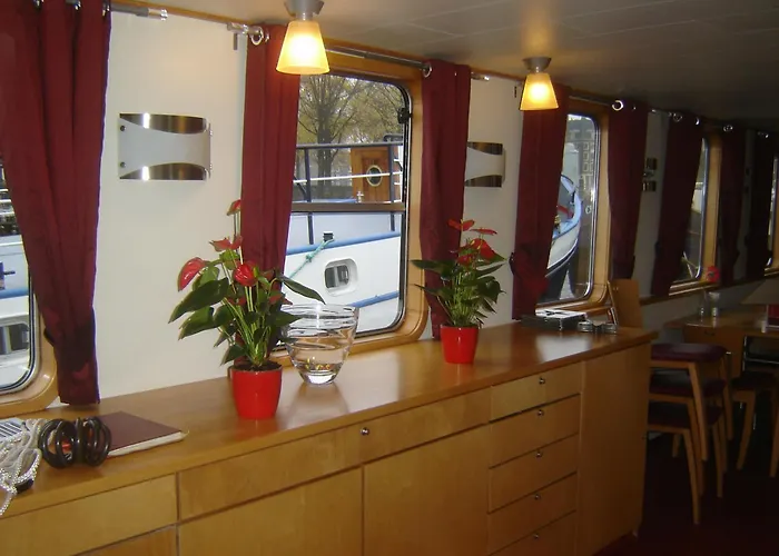 Hotelboat Fleur 2* Amsterdam