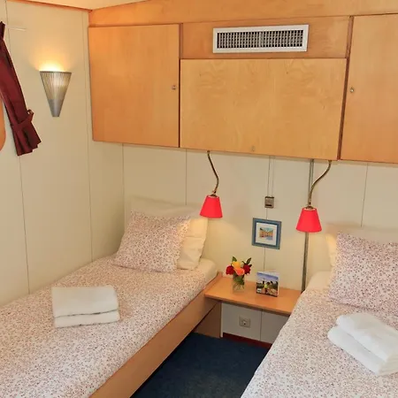 Hotel Hotelboat Fleur 2*